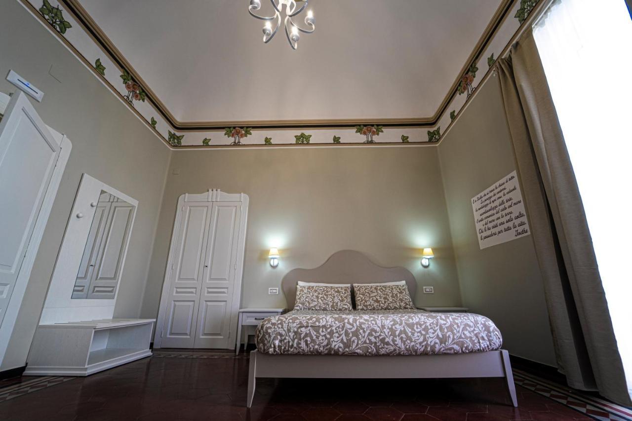 Gli Specchi Di Archimede Bed & Breakfast Сиракуза Екстериор снимка