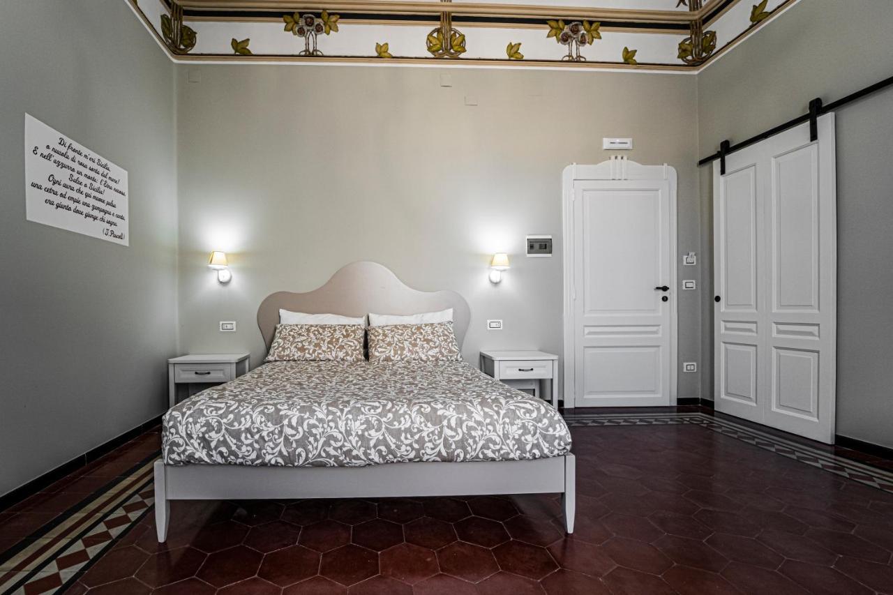 Gli Specchi Di Archimede Bed & Breakfast Сиракуза Екстериор снимка