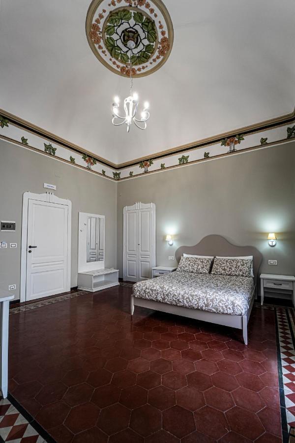 Gli Specchi Di Archimede Bed & Breakfast Сиракуза Екстериор снимка