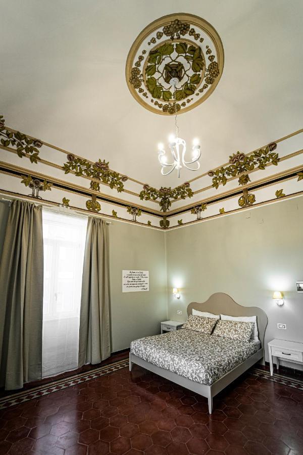 Gli Specchi Di Archimede Bed & Breakfast Сиракуза Екстериор снимка