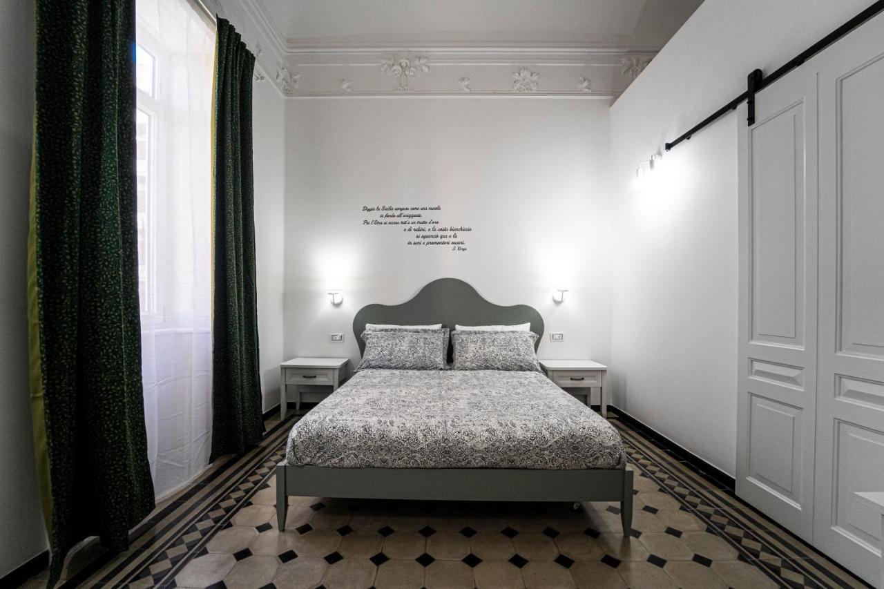 Gli Specchi Di Archimede Bed & Breakfast Сиракуза Екстериор снимка